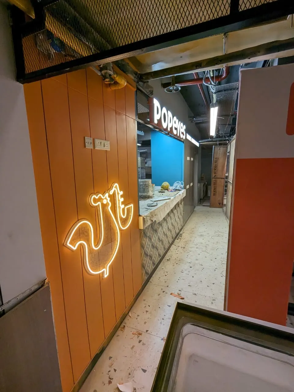 Retail & F&B